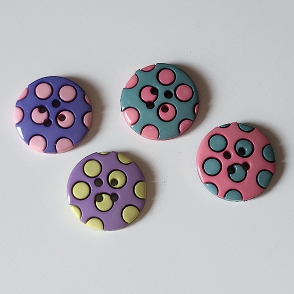 Vintage Lot of Plastic Round Polka Dot Pastel Four Hole Sewing Buttons ~ 4pcs - Picture 5 of 13